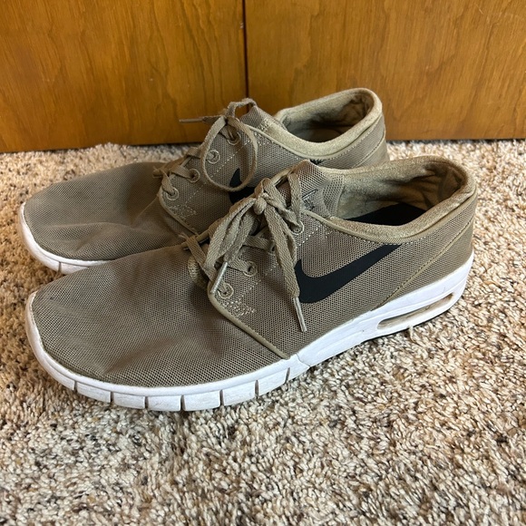 Nike Shoes - Nike Women’s Beige and White Sneakers